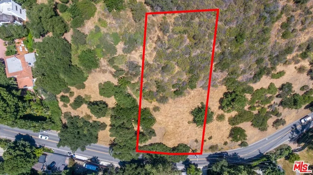 2250 Benedict Canyon Drive Beverly Hills, CA 90210