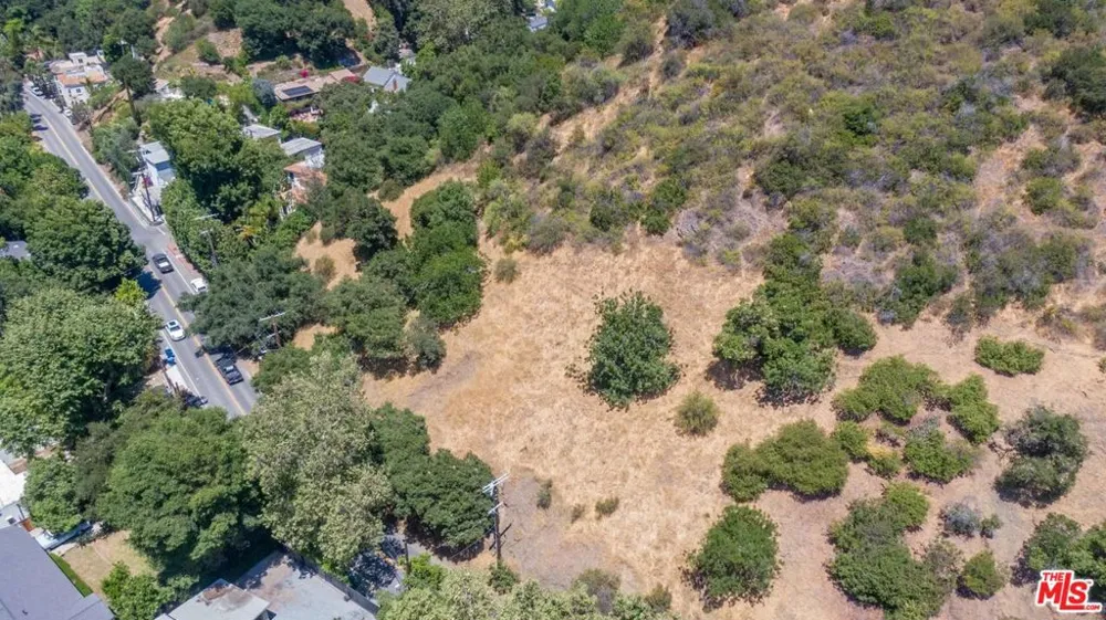 2250 Benedict Canyon Drive Beverly Hills, CA 90210