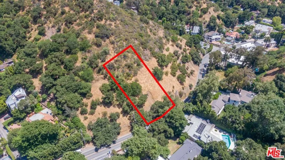 2250 Benedict Canyon Drive Beverly Hills, CA 90210