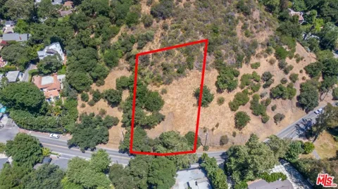2250 Benedict Canyon Drive