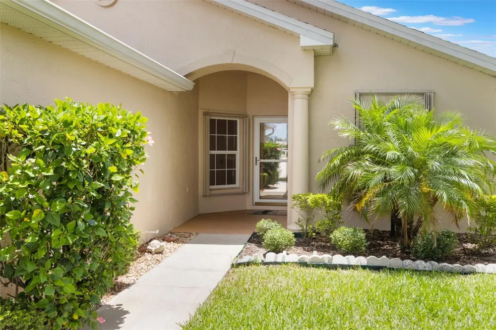 464 LAKE SUZANNE DRIVE Lake Wales, FL 33859