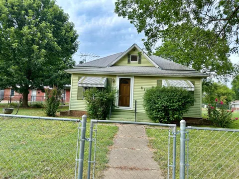 1525 Main Street