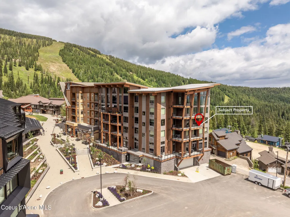 124 Village Lane ## 318 Sandpoint, ID 83864