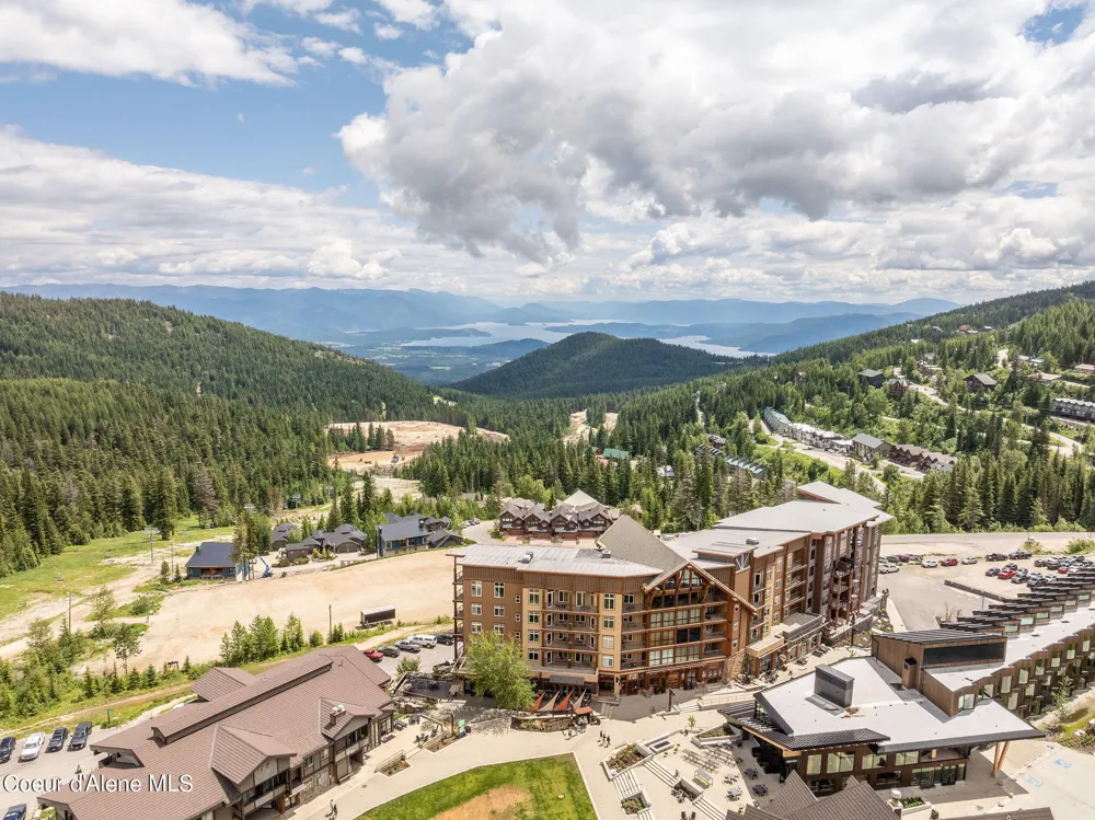 124 Village Lane ## 318 Sandpoint, ID 83864