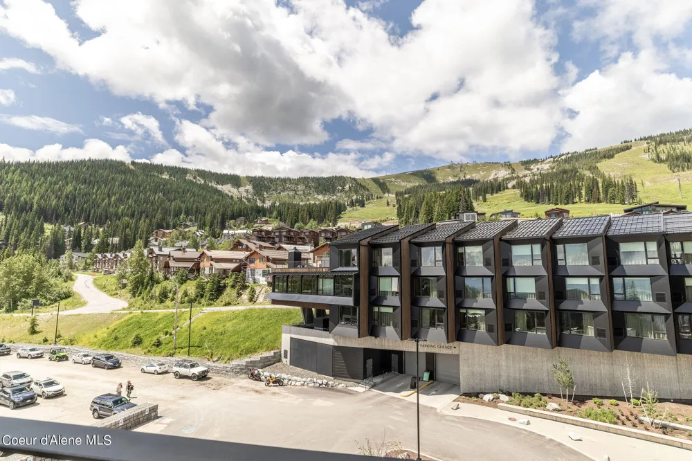 124 Village Lane ## 318 Sandpoint, ID 83864