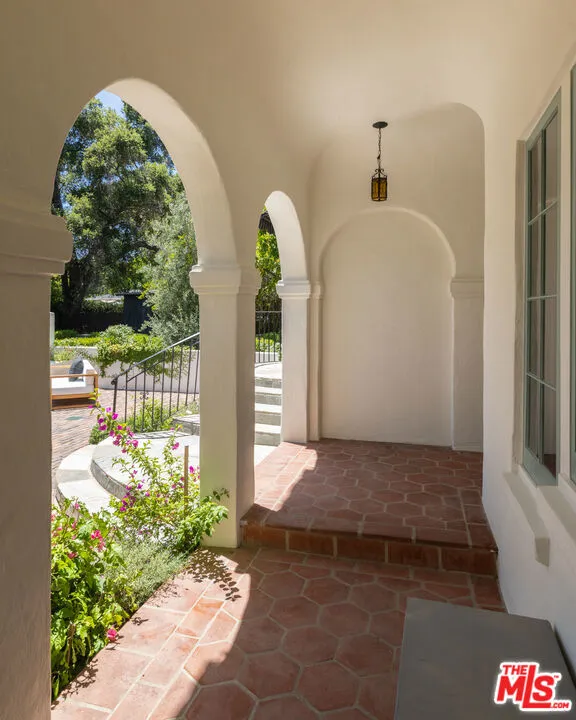 205 S Lomita Avenue Ojai, CA 93023
