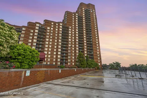 2508 Harmon Cove Tower