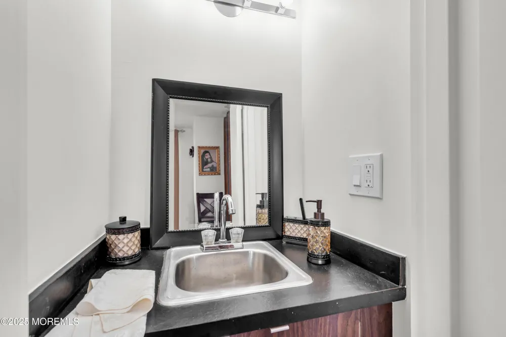 2508 Harmon Cove Tower Secaucus, NJ 07094