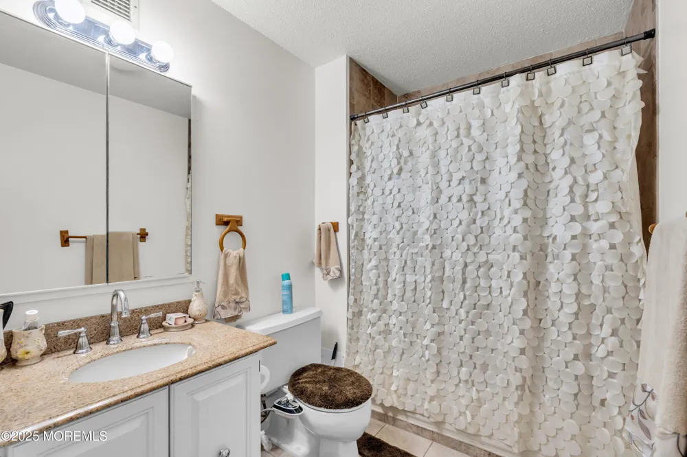 2508 Harmon Cove Tower Secaucus, NJ 07094