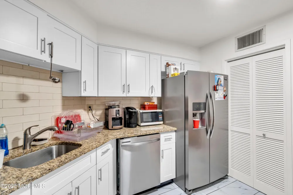 2508 Harmon Cove Tower Secaucus, NJ 07094