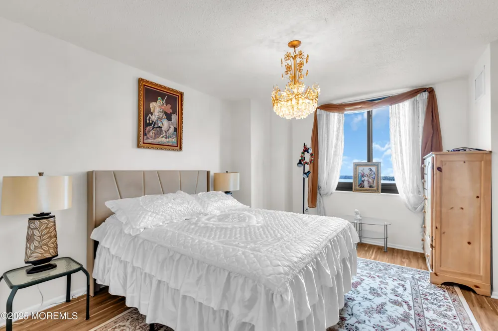 2508 Harmon Cove Tower Secaucus, NJ 07094
