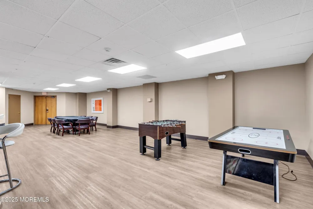 2508 Harmon Cove Tower Secaucus, NJ 07094