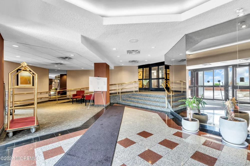 2508 Harmon Cove Tower Secaucus, NJ 07094
