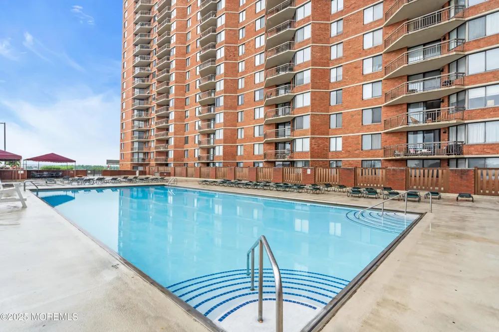 2508 Harmon Cove Tower Secaucus, NJ 07094