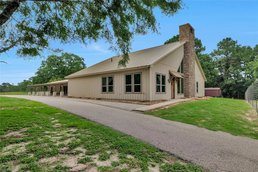 15184 Fm 2620 Bedias, TX 77831