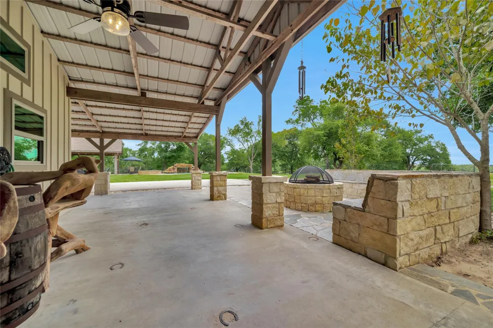 15184 Fm 2620 Bedias, TX 77831