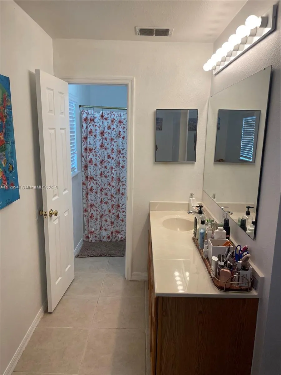 2645 SW 12th Sq SW Vero Beach, FL 32968
