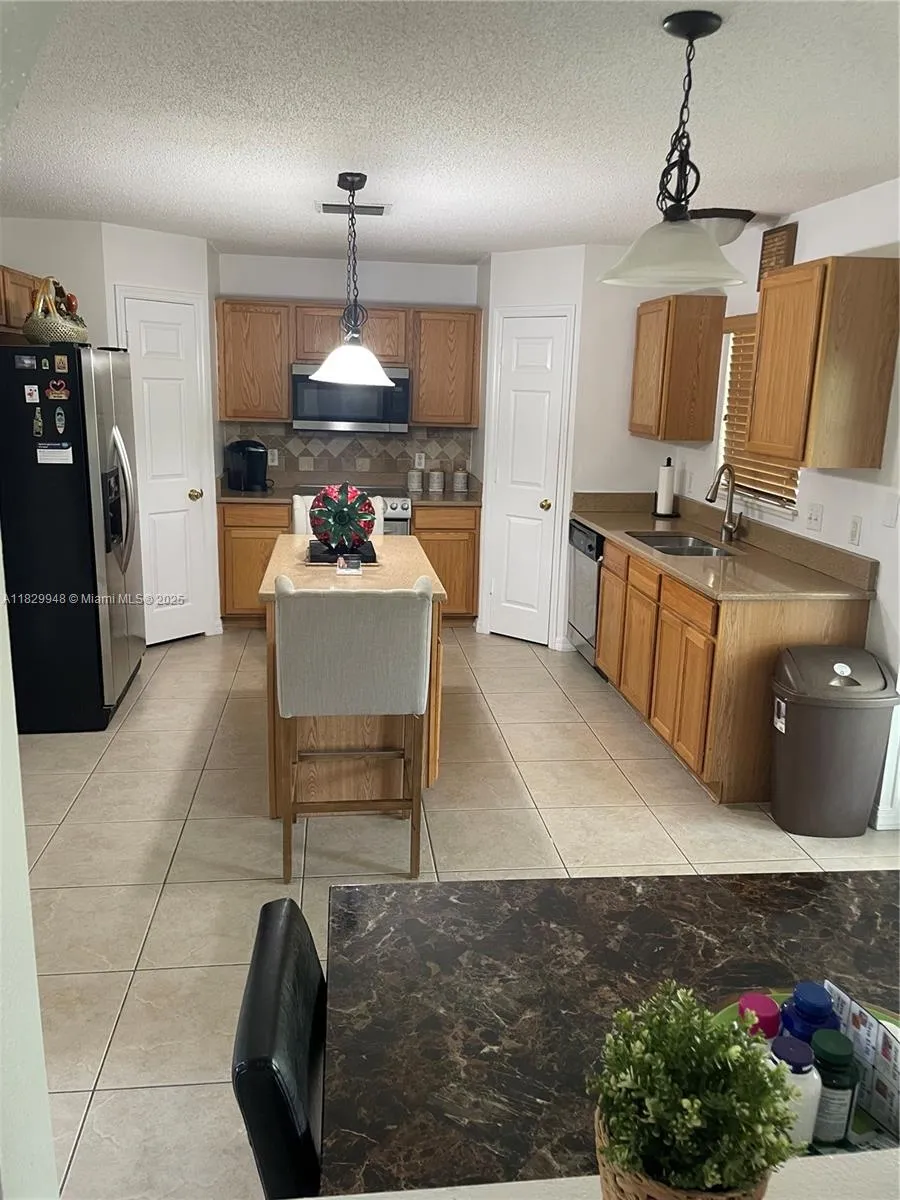 2645 SW 12th Sq SW Vero Beach, FL 32968