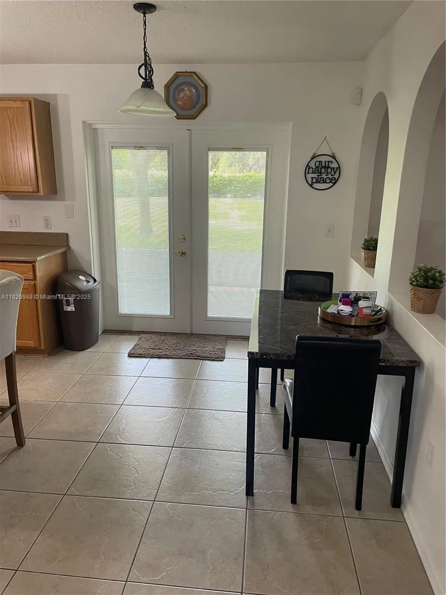 2645 SW 12th Sq SW Vero Beach, FL 32968