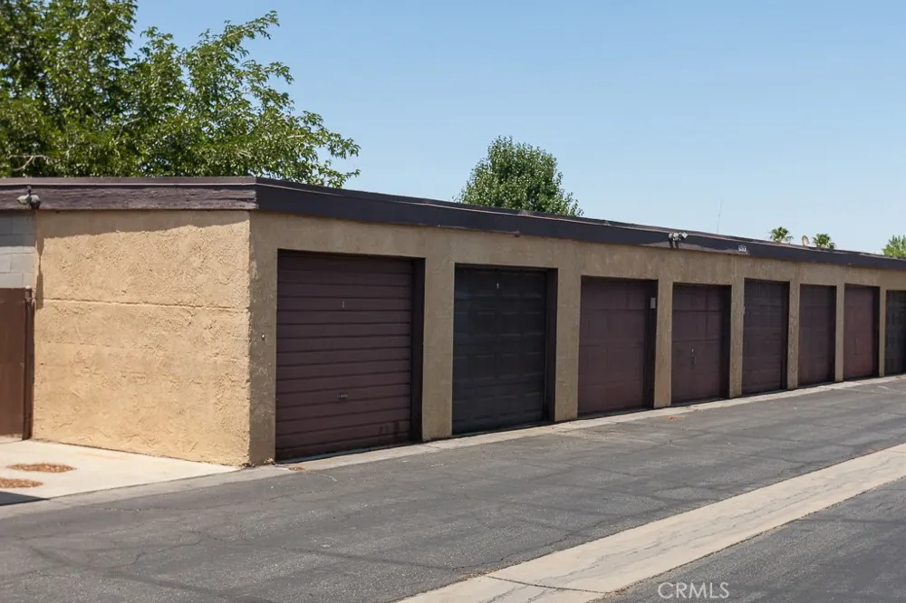 42849 15th Street W #4 Lancaster, CA 93534