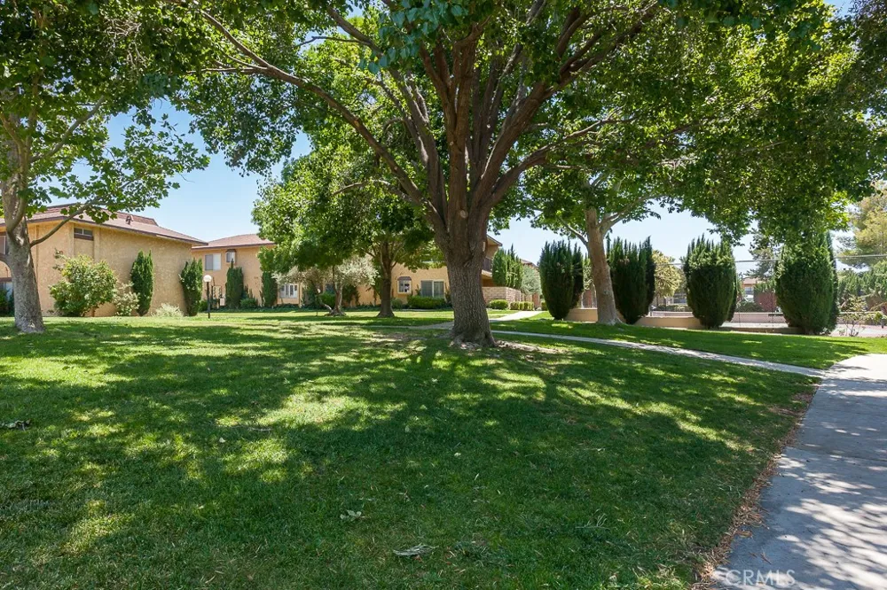 42849 15th Street W #4 Lancaster, CA 93534