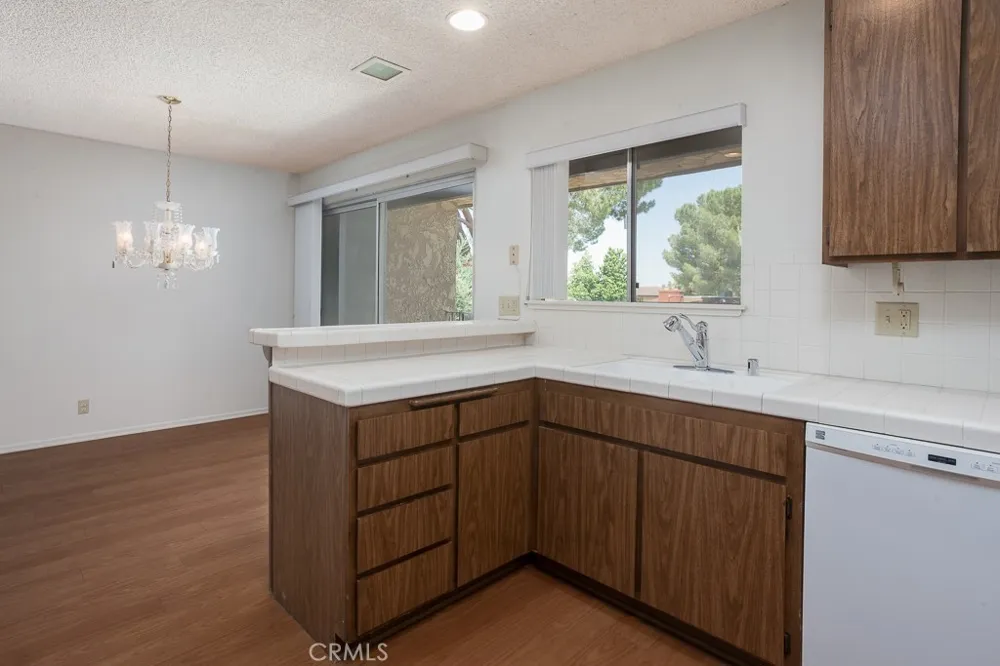 42849 15th Street W #4 Lancaster, CA 93534
