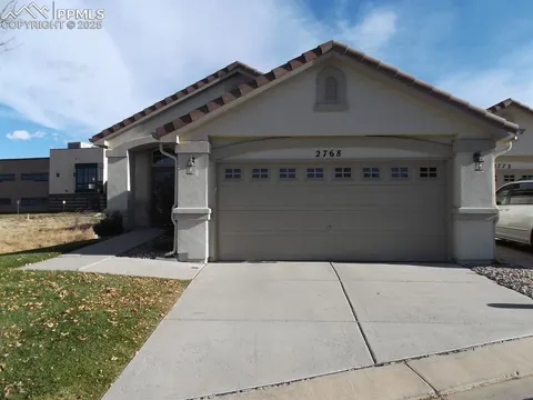 2768 Thrush Grove