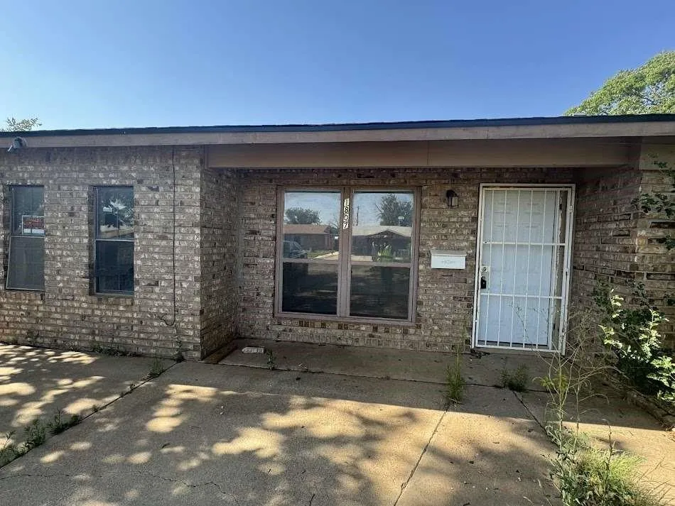 1807 E 1st Street Lubbock, TX 79403