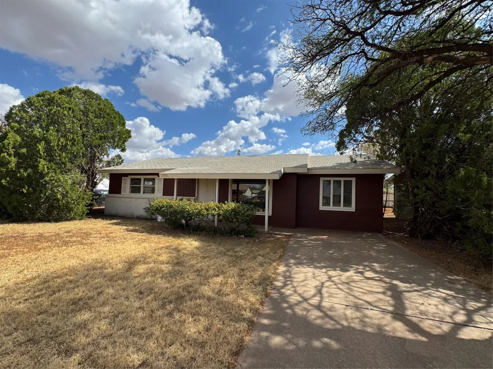2704 E Colgate Street Lubbock, TX 79403