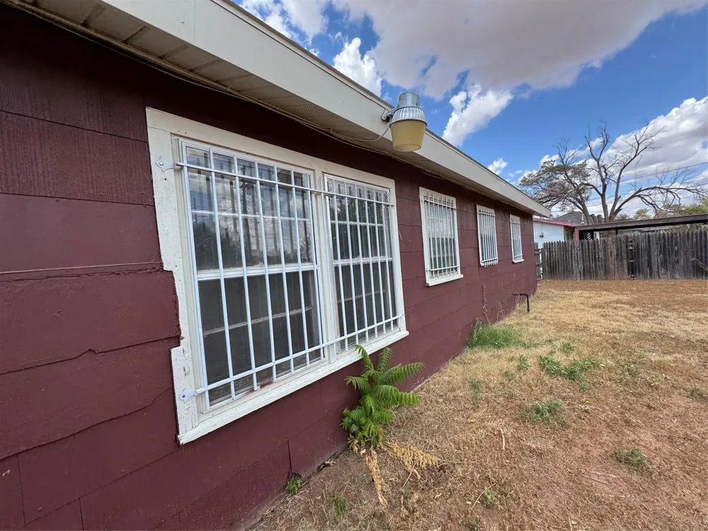 2704 E Colgate Street Lubbock, TX 79403