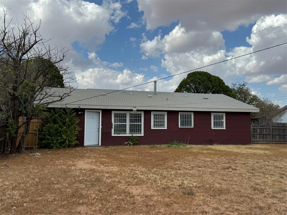 2704 E Colgate Street Lubbock, TX 79403