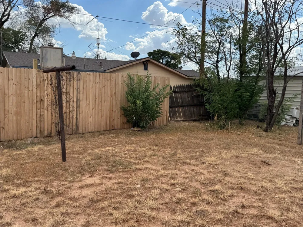 2704 E Colgate Street Lubbock, TX 79403