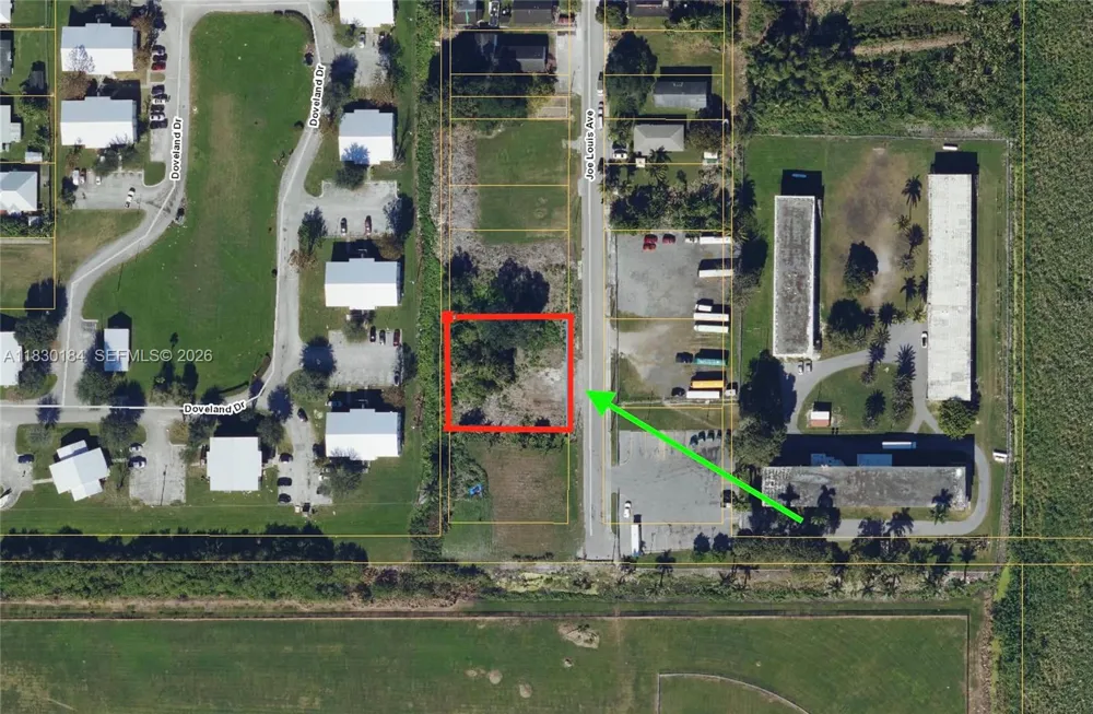875 JOE LOUIS AVE Pahokee, FL 33476