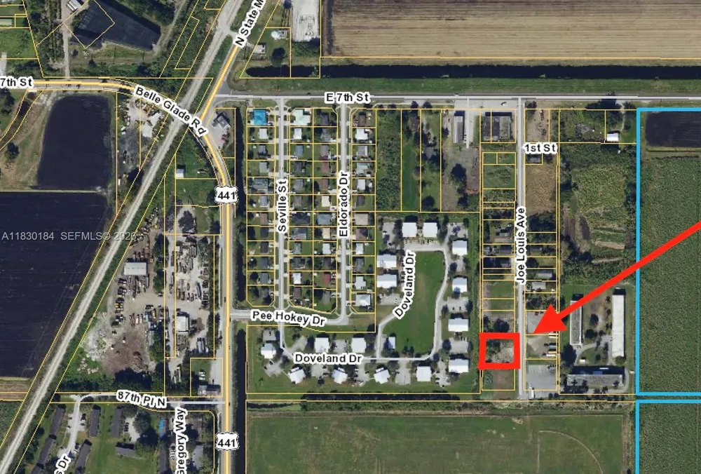 875 JOE LOUIS AVE Pahokee, FL 33476