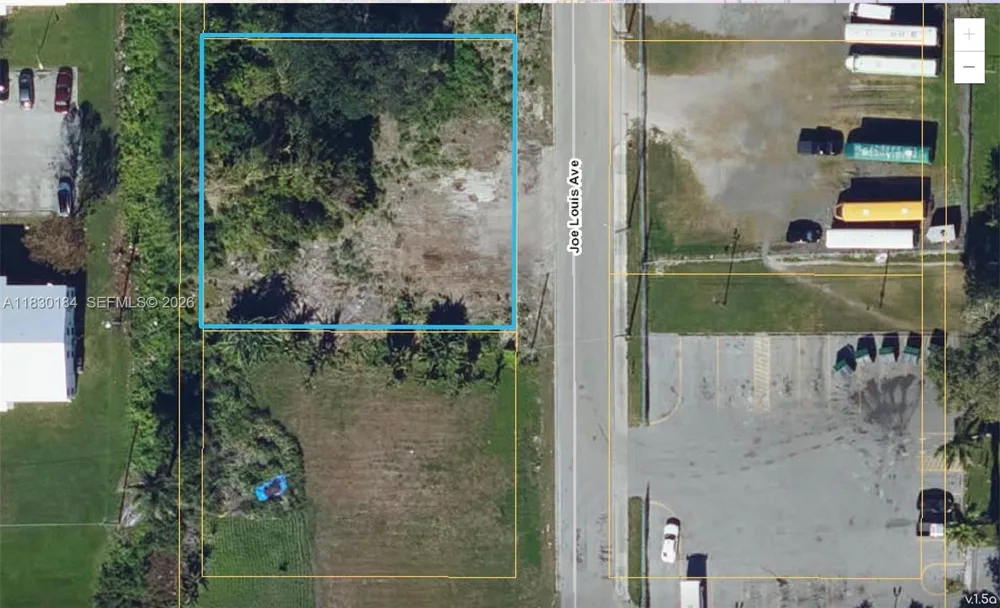 875 JOE LOUIS AVE Pahokee, FL 33476