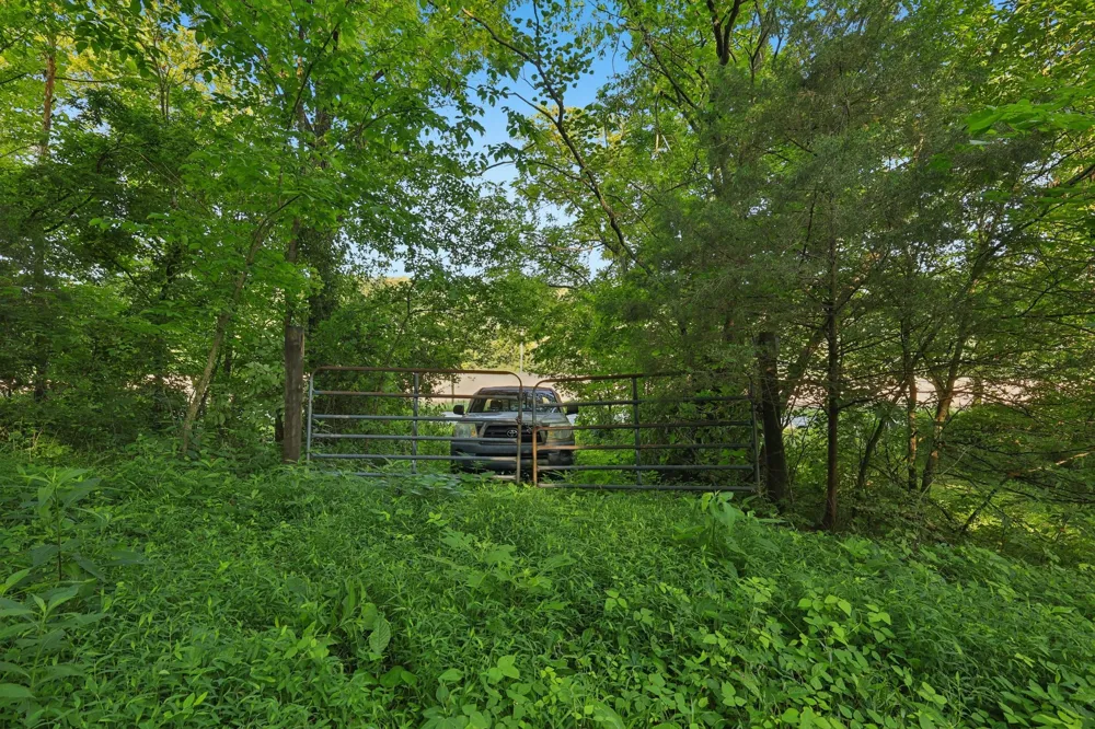 2326 Fairfield Rd Westmoreland, TN 37186
