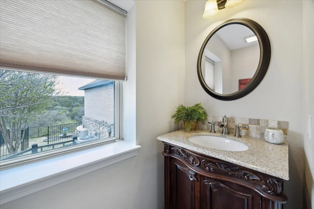 515 Wesley Ridge Drive Spicewood, TX 78669