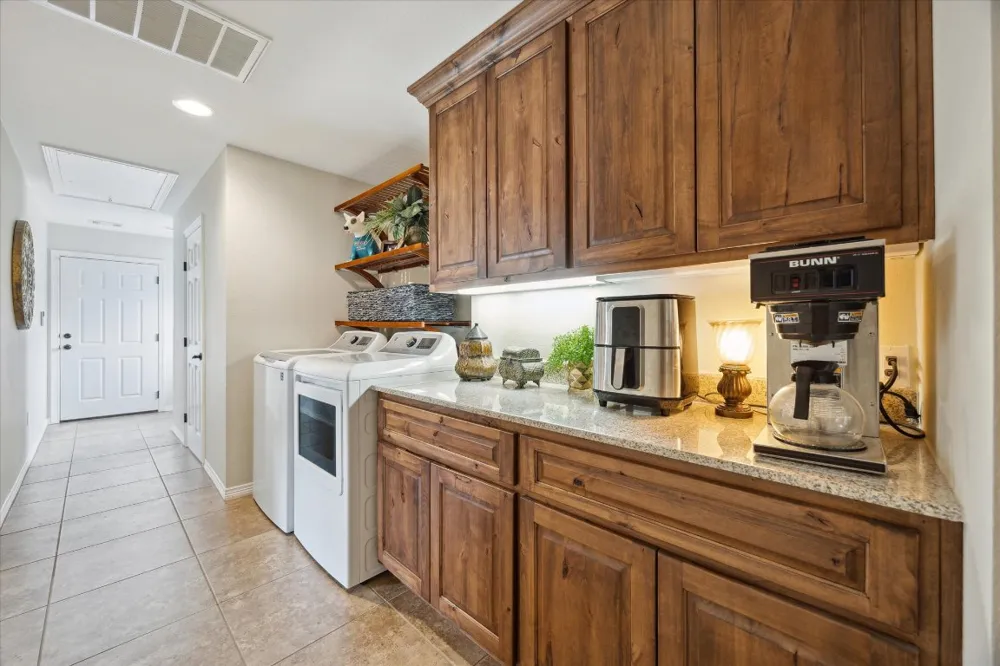 515 Wesley Ridge Drive Spicewood, TX 78669