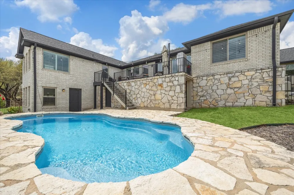 515 Wesley Ridge Drive Spicewood, TX 78669