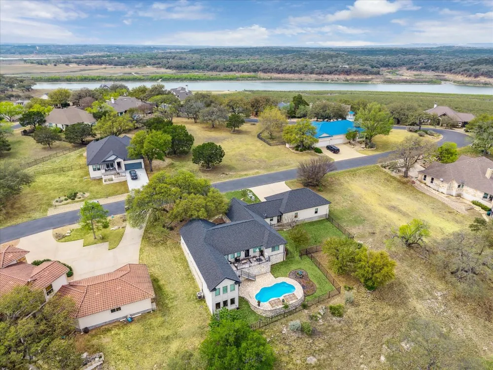 515 Wesley Ridge Drive Spicewood, TX 78669