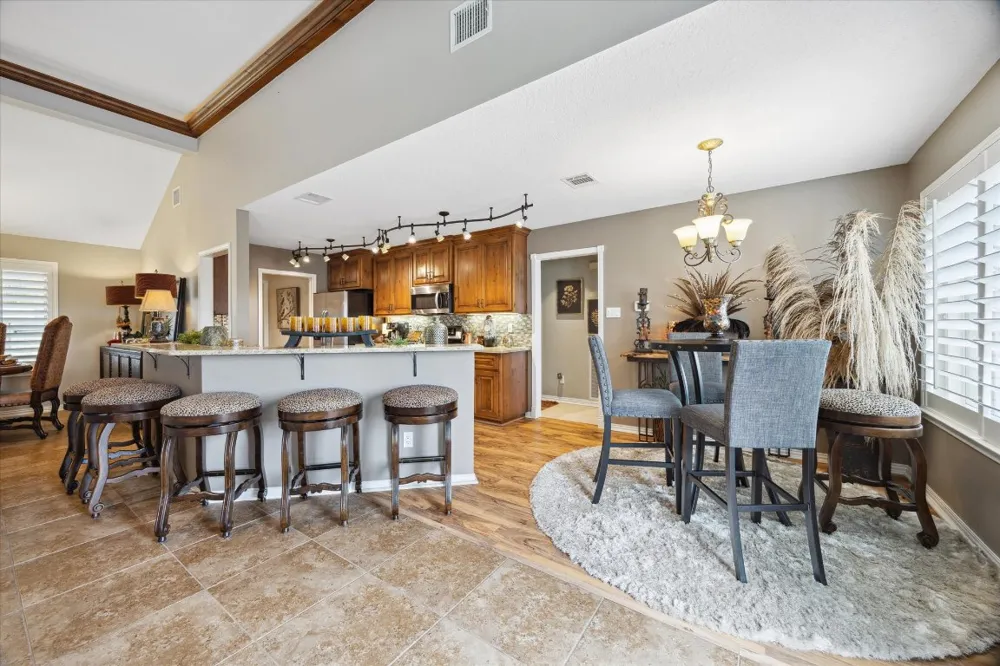 515 Wesley Ridge Drive Spicewood, TX 78669