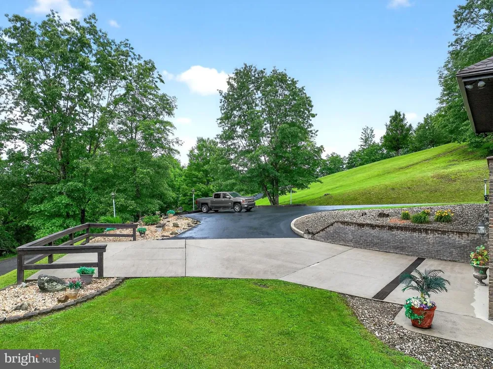 201 WESTRIDGE DRIVE Elkins, WV 26241