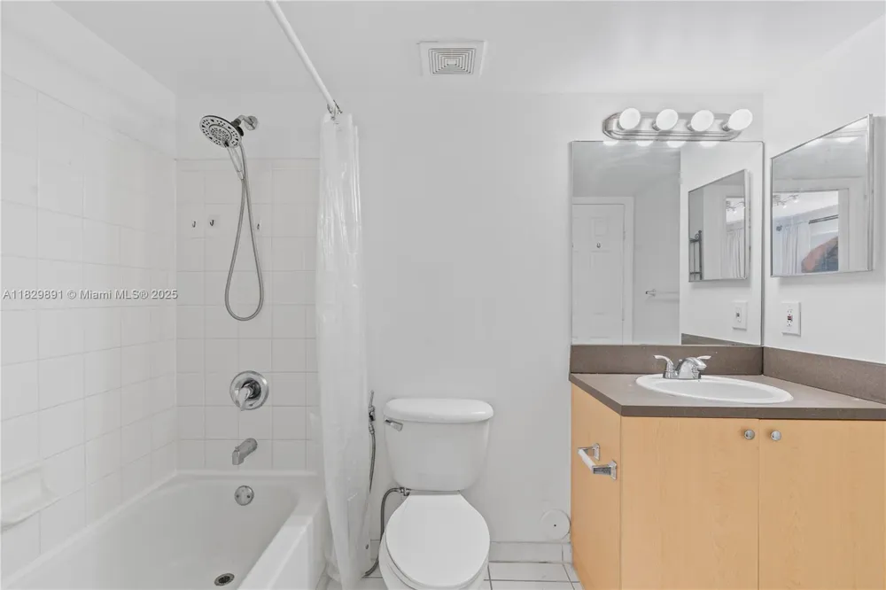 2811 NE 185th St #804 Aventura, FL 33180