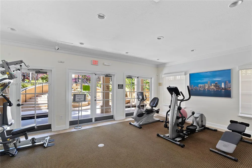 2811 NE 185th St #804 Aventura, FL 33180