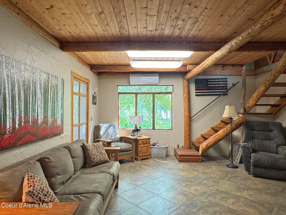 197 Berry Hill Cocolalla, ID 83813