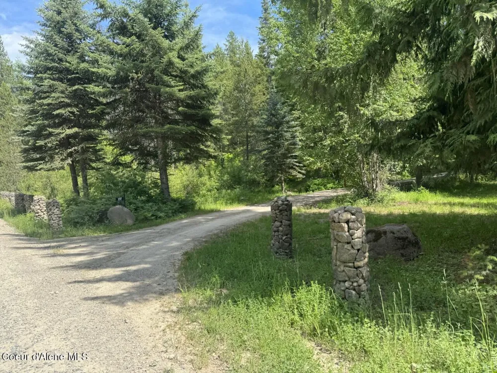 197 Berry Hill Cocolalla, ID 83813