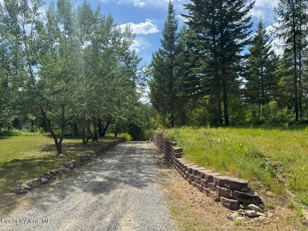 197 Berry Hill Cocolalla, ID 83813