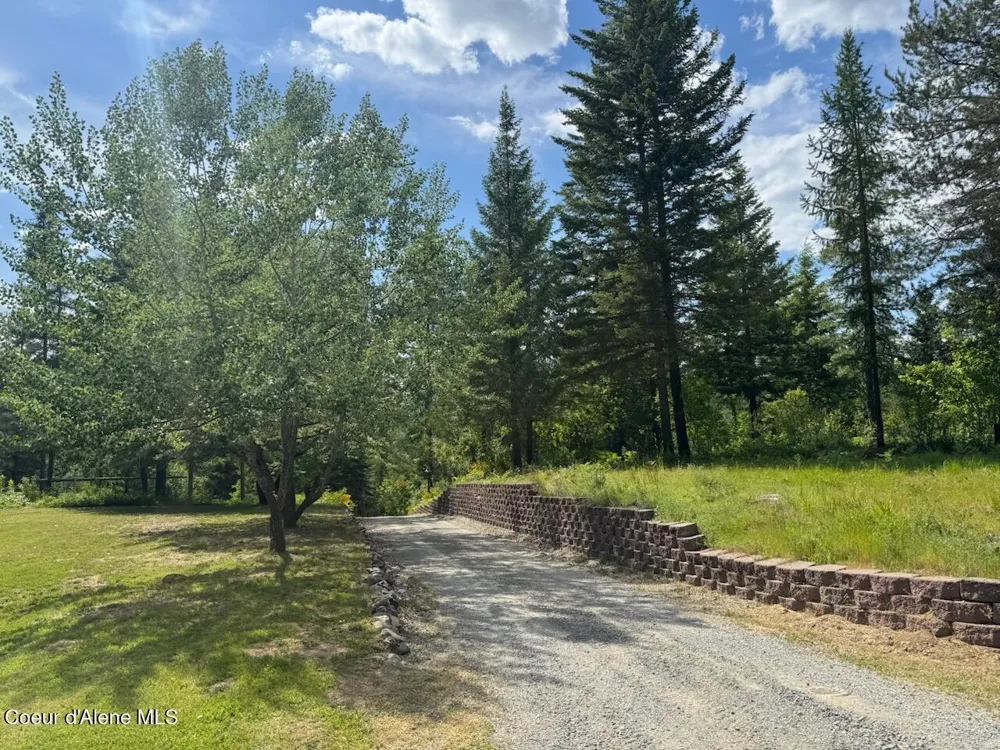 197 Berry Hill Cocolalla, ID 83813