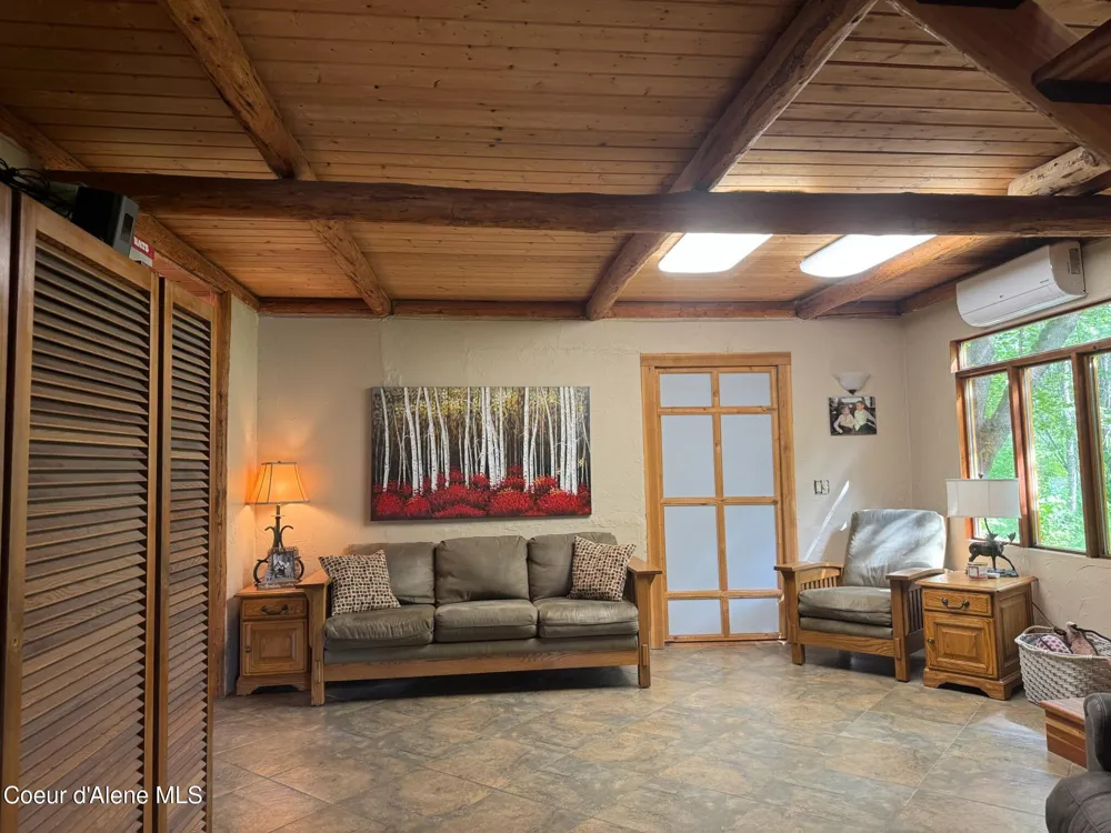 197 Berry Hill Cocolalla, ID 83813