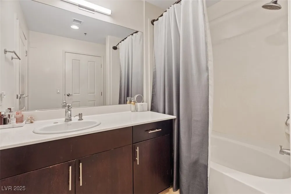8255 Las Vegas Boulevard #1905 Las Vegas, NV 89123